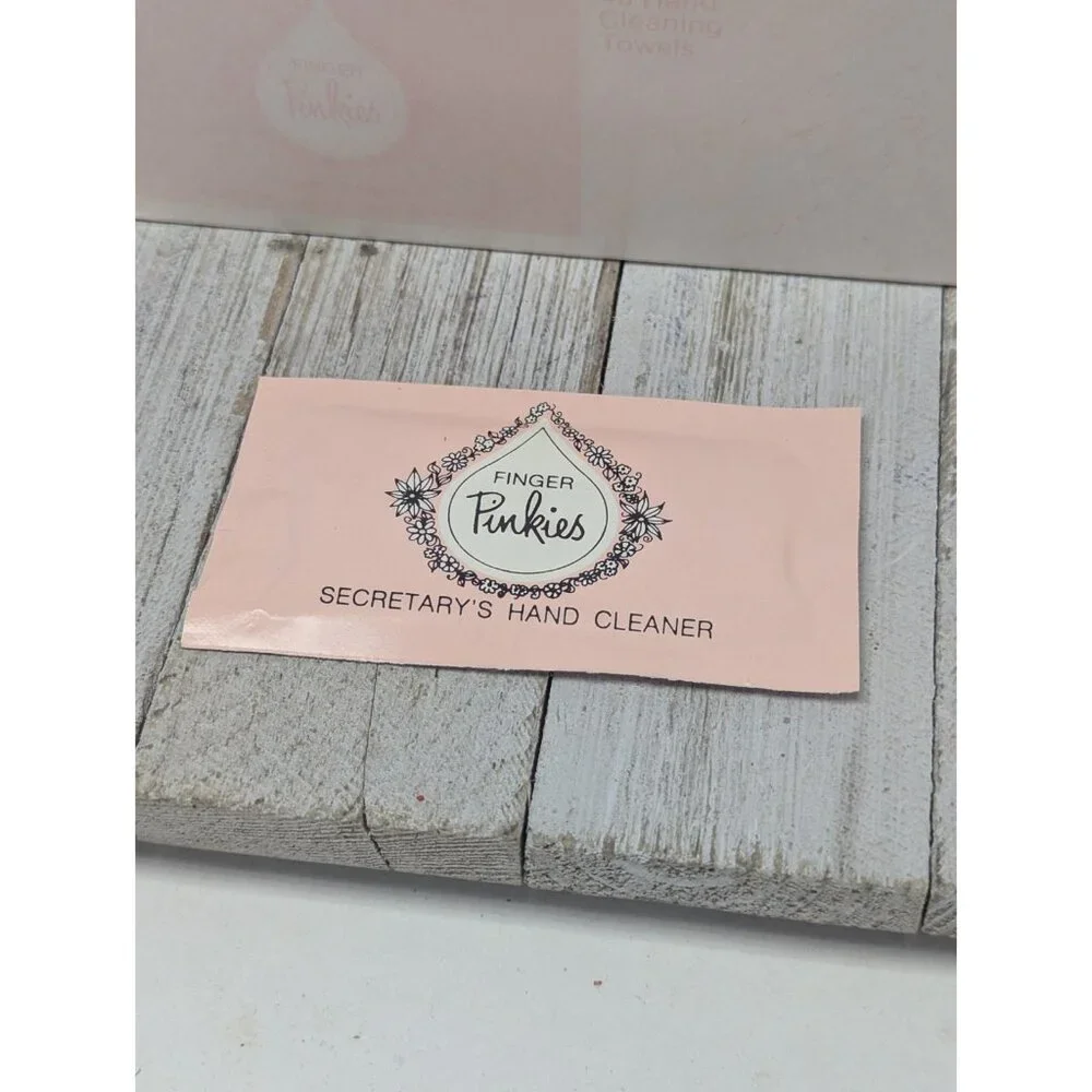 VTG New Box 40 Gillette Finger Pinkies Secretary's Hand Cleaner Towelettes NOS - Picture 3 of 5